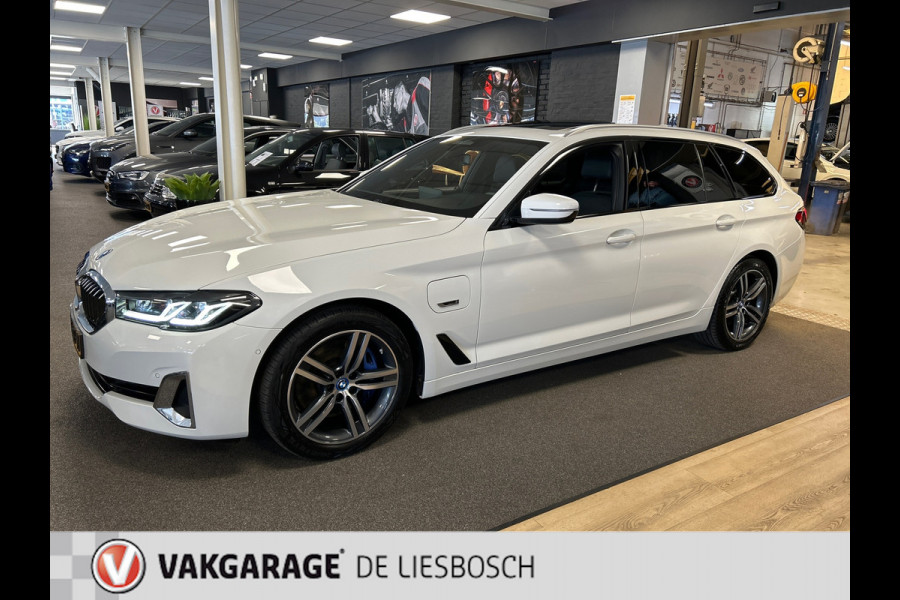 BMW 5 Serie Touring 530e xDrive High Executive / pano / leer / navi /camera / trekhaak / harman kardon