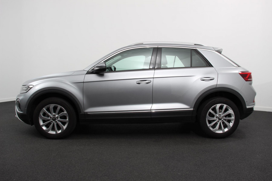 Volkswagen T-Roc 1.5 TSI 150pk DSG Style | Navigatie | Apple Carplay/Android Auto | Parkeersensoren | Camera | Adaptive Cruise Control | Park Assist | Stoel- en stuurverwarming | Elektrische achterklep | LED-koplampen