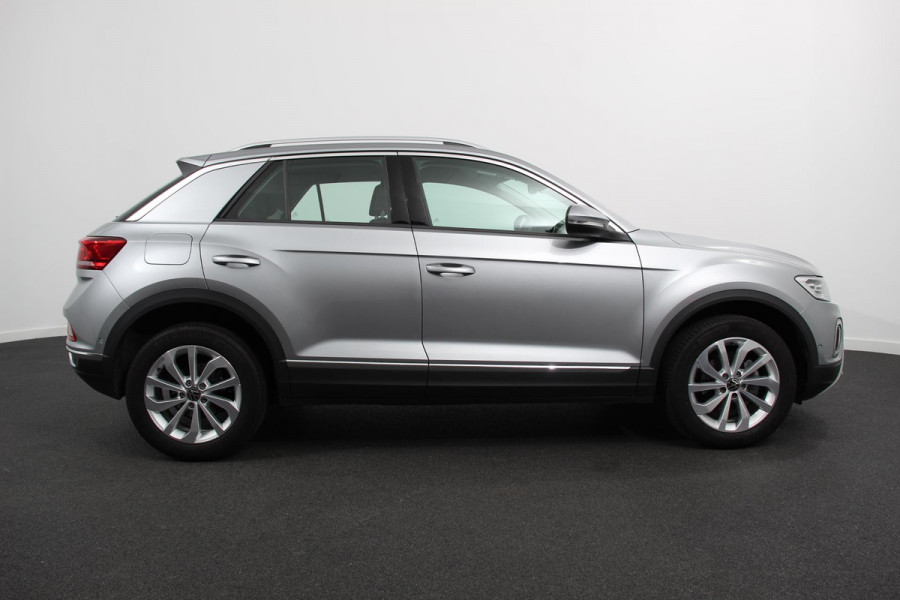 Volkswagen T-Roc 1.5 TSI 150pk DSG Style | Navigatie | Apple Carplay/Android Auto | Parkeersensoren | Camera | Adaptive Cruise Control | Park Assist | Stoel- en stuurverwarming | Elektrische achterklep | LED-koplampen