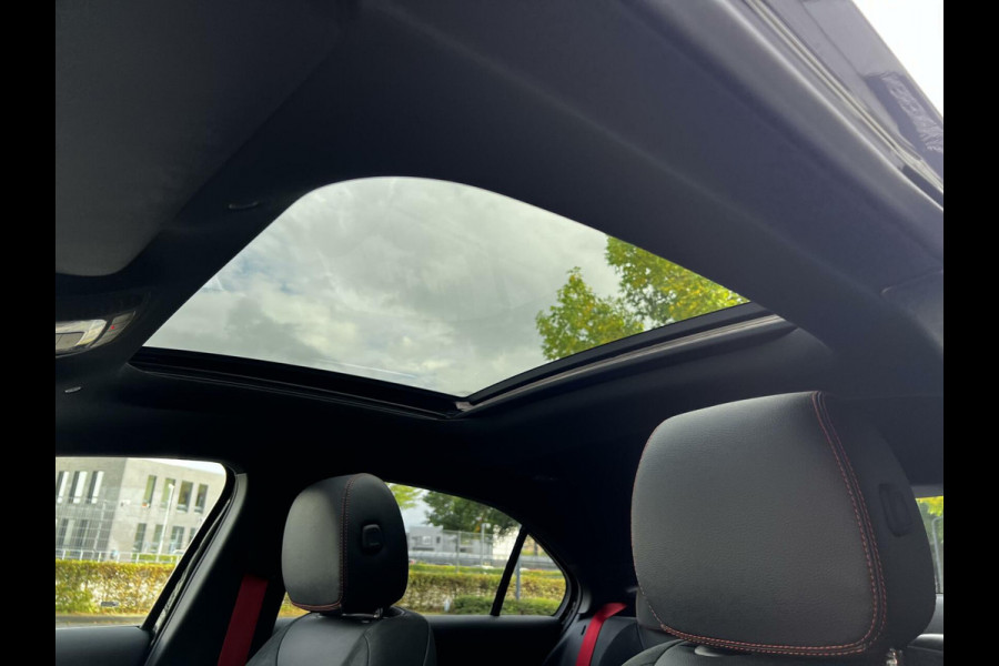 Mercedes-Benz A-Klasse AMG 35 4MATIC PANO HEAD UP ADAPTIVE CRUISE MEMORY