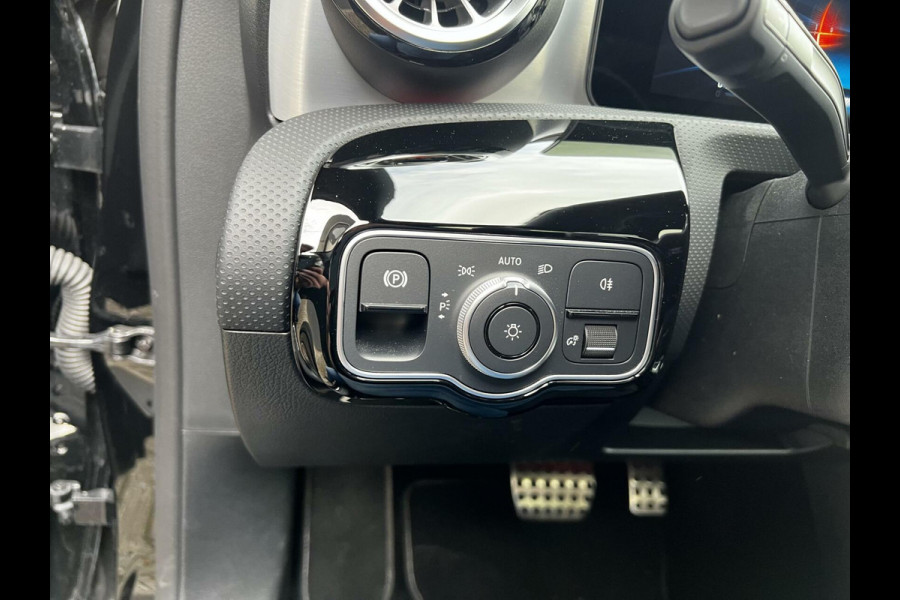 Mercedes-Benz A-Klasse AMG 35 4MATIC PANO HEAD UP ADAPTIVE CRUISE MEMORY