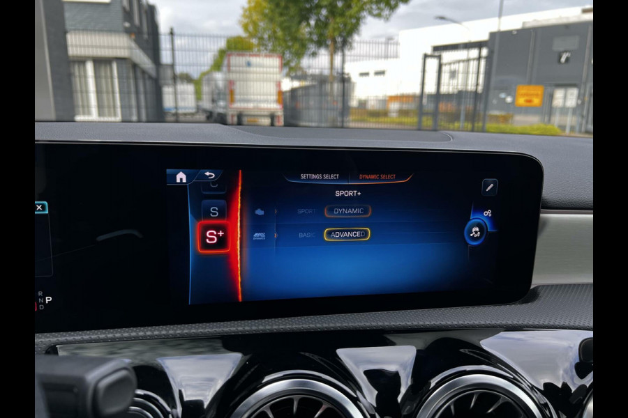 Mercedes-Benz A-Klasse AMG 35 4MATIC PANO HEAD UP ADAPTIVE CRUISE MEMORY