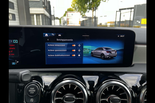 Mercedes-Benz A-Klasse AMG 35 4MATIC PANO HEAD UP ADAPTIVE CRUISE MEMORY