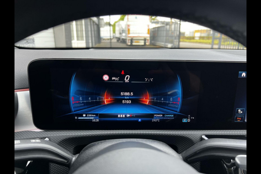 Mercedes-Benz A-Klasse AMG 35 4MATIC PANO HEAD UP ADAPTIVE CRUISE MEMORY