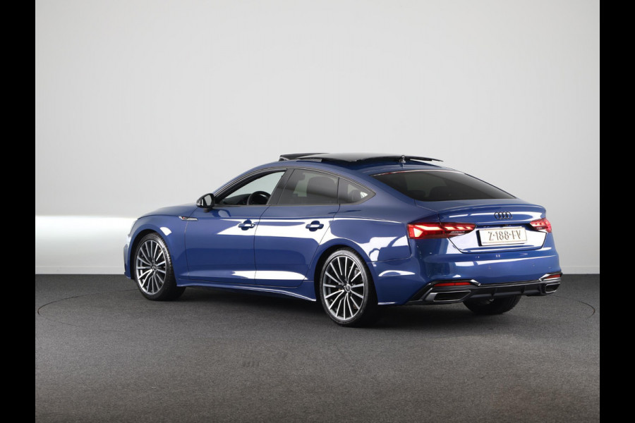 Audi A5 Sportback 35 TFSI S edition Competition 150 pk S-tronic | Private lease vanaf € 822,- pm | Panoramadak | Verlengde garantie | Navigatie | Parkeersensoren | Achteruitrijcamera | Stoelverwarming |