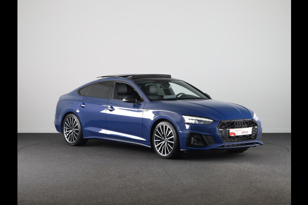 Audi A5 Sportback 35 TFSI S edition Competition 150 pk S-tronic | Private lease vanaf € 822,- pm | Panoramadak | Verlengde garantie | Navigatie | Parkeersensoren | Achteruitrijcamera | Stoelverwarming |
