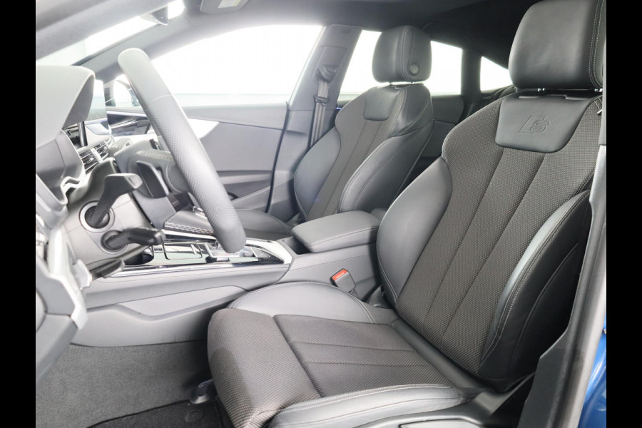 Audi A5 Sportback 35 TFSI S edition Competition 150 pk S-tronic | Private lease vanaf € 822,- pm | Panoramadak | Verlengde garantie | Navigatie | Parkeersensoren | Achteruitrijcamera | Stoelverwarming |