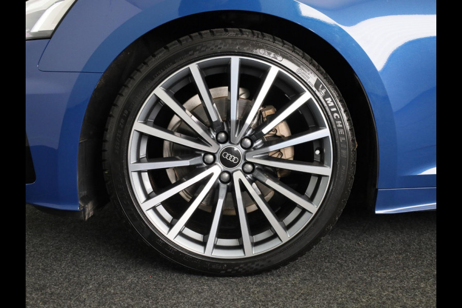 Audi A5 Sportback 35 TFSI S edition Competition 150 pk S-tronic | Private lease vanaf € 822,- pm | Panoramadak | Verlengde garantie | Navigatie | Parkeersensoren | Achteruitrijcamera | Stoelverwarming |