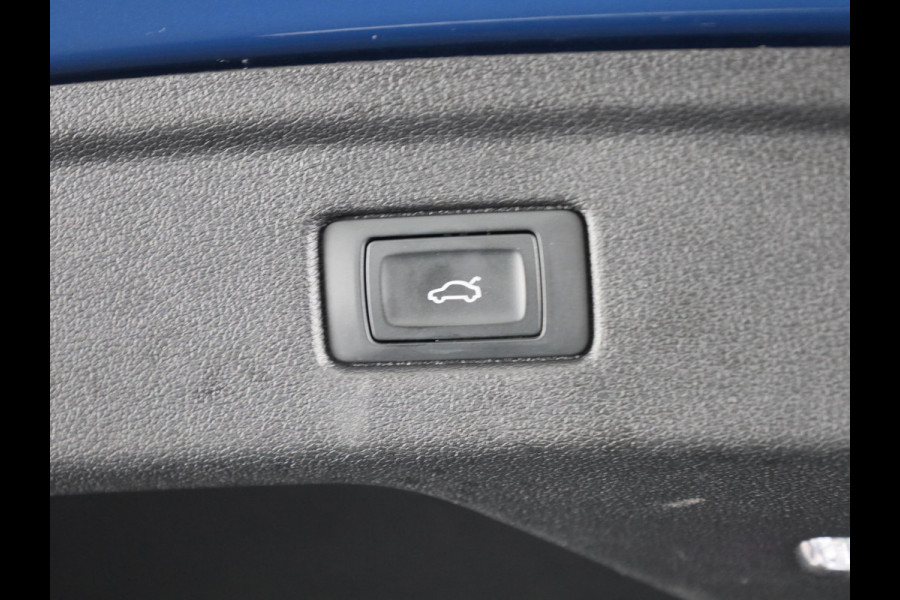 Audi A5 Sportback 35 TFSI S edition Competition 150 pk S-tronic | Private lease vanaf € 822,- pm | Panoramadak | Verlengde garantie | Navigatie | Parkeersensoren | Achteruitrijcamera | Stoelverwarming |