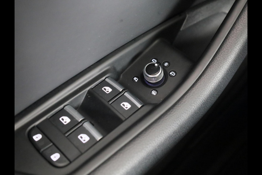 Audi A5 Sportback 35 TFSI S edition Competition 150 pk S-tronic | Private lease vanaf € 822,- pm | Panoramadak | Verlengde garantie | Navigatie | Parkeersensoren | Achteruitrijcamera | Stoelverwarming |