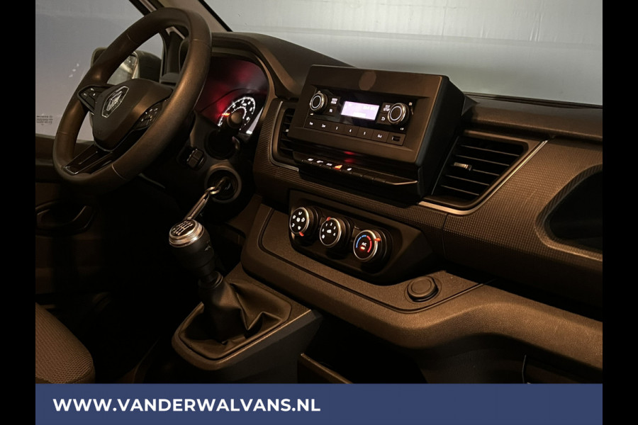 Renault Trafic 2.0 dCi 131pk L2H1 Euro6 Airco | LED | Cruisecontrol | 2500kg Trekhaak Bijrijdersbank