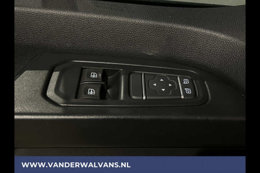 Renault Trafic 2.0 dCi 131pk L2H1 Euro6 Airco | LED | Cruisecontrol | 2500kg Trekhaak Bijrijdersbank