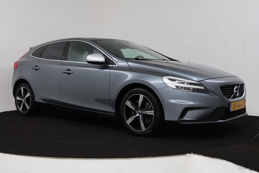 Volvo V40 1.5 T3 Polar+ Sport (ACHTERUITRIJCAMERA, STOELVERWARMING, NAVI, CRUISE, PARKEERSENSOREN, AUTOMAAT, GOED ONDERHOUDEN)