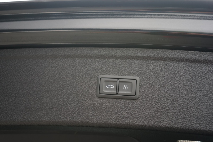 Audi Q5 Competition 55 TFSIe Quattro Pano/HUD/367PK/Black-line