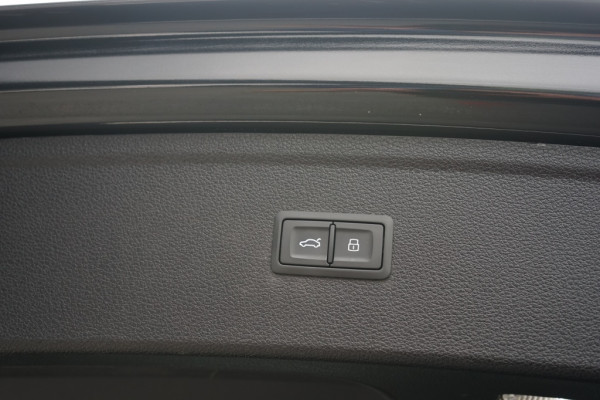 Audi Q5 Competition 55 TFSIe Quattro Pano/HUD/367PK/Black-line