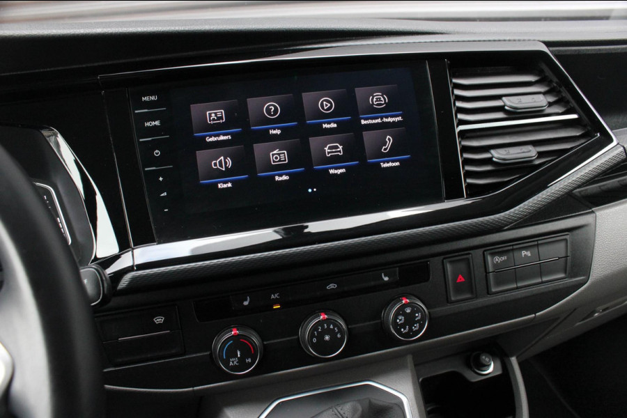 Volkswagen Transporter 2.0 TDI L2H1 204PK FULL BLACK / JB- EDITION / LEDEREN BEKLEDING / VERLAGINGSVEREN / APPLE CARPLAY / SPOILER