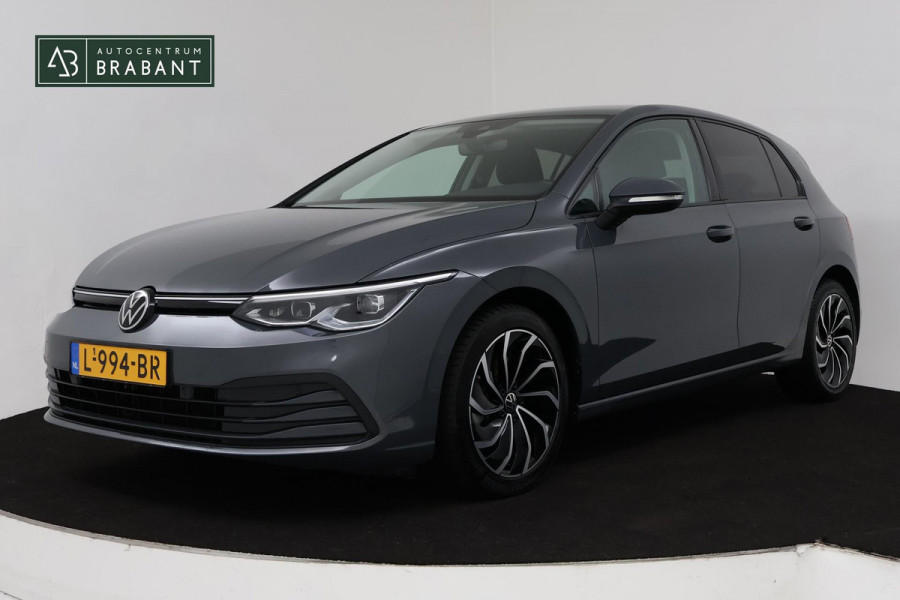 Volkswagen Golf 1.0 eTSI Life Business (PARKEERSENSOREN, NAVI, CARPLAY, ACHTERUITRIJCAMERA, STOELMASSAGE, SFEERVERLICHTING)