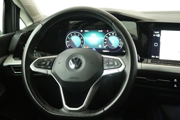 Volkswagen Golf 1.0 eTSI Life Business (PARKEERSENSOREN, NAVI, CARPLAY, ACHTERUITRIJCAMERA, STOELMASSAGE, SFEERVERLICHTING)