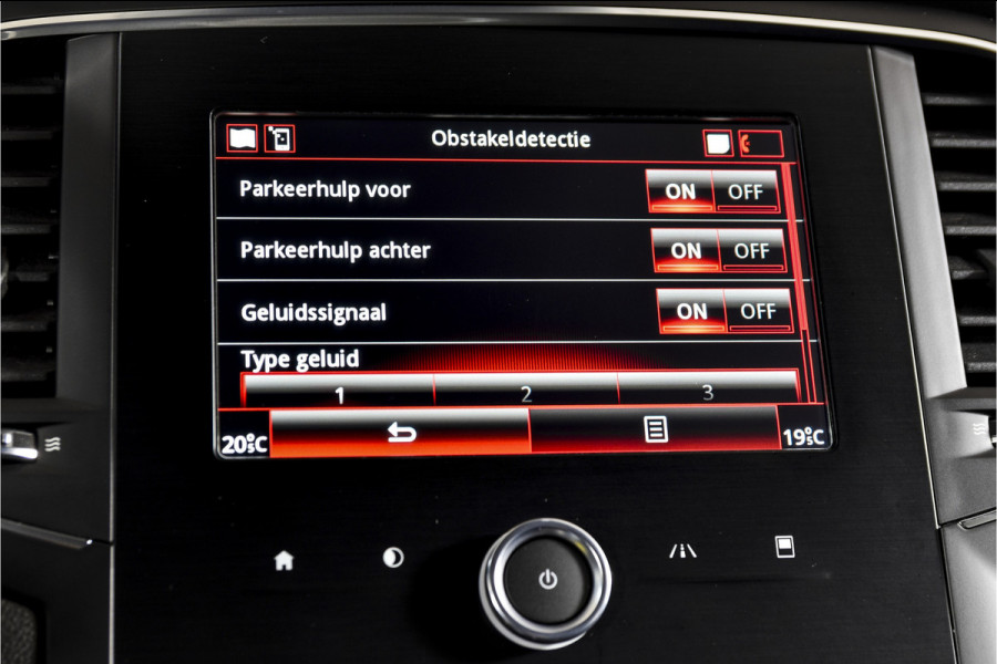 Renault MEGANE Estate 1.3 TCe 140 PK Limited - Automaat | Cruise | Stoelverw. | PDC | NAV + App. Connect | ECC | LM 16" |