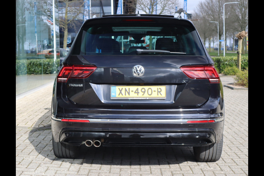 Volkswagen Tiguan 1.5 TSI ACT Highline Business R-Line / Panoramadak