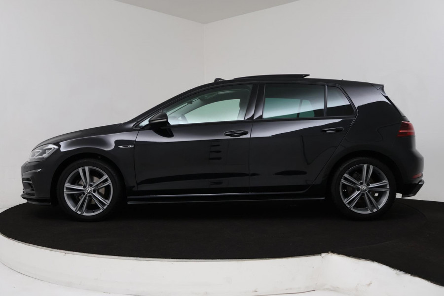 Volkswagen Golf 1.0 TSI Highline (PANORAMADAK, PARKEERSENSOREN, NAVIGATIE, CARPLAY, STOELVERWARMING, GOED ONDEROUDEN)