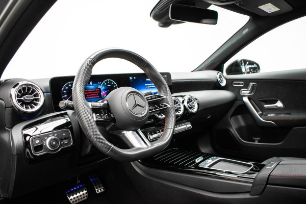 Mercedes-Benz A-Klasse A180 Star Edition Luxury |Pano|Memory|360Cam|HUD|Ambient|