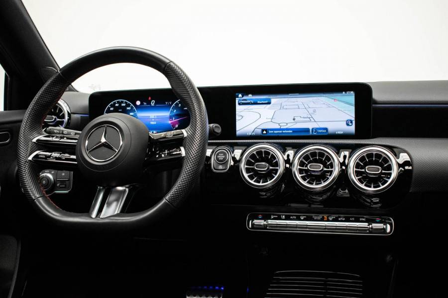 Mercedes-Benz A-Klasse A180 Star Edition Luxury |Pano|Memory|360Cam|HUD|Ambient|