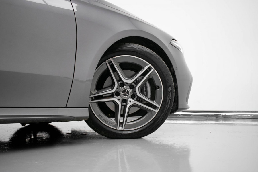 Mercedes-Benz A-Klasse A180 Star Edition Luxury |Pano|Memory|360Cam|HUD|Ambient|