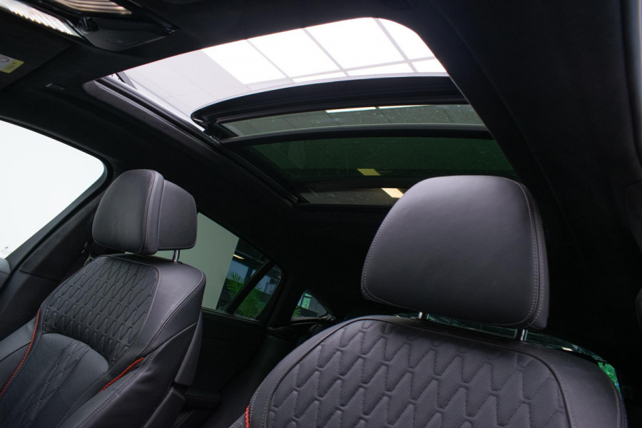 BMW X6 M50i Black Vermilion Edition | VERKOCHT