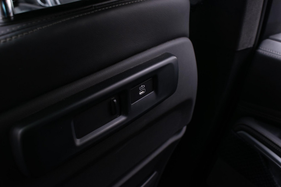 BMW X6 M50i Black Vermilion Edition | VERKOCHT