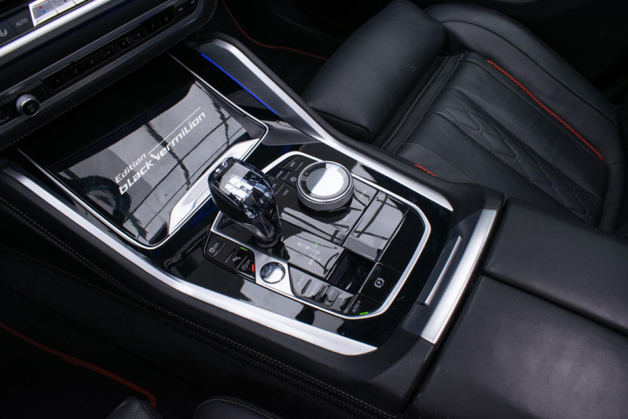 BMW X6 M50i Black Vermilion Edition | VERKOCHT
