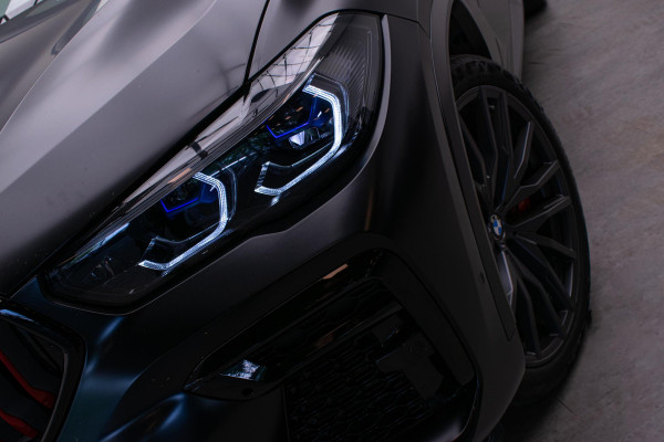 BMW X6 M50i Black Vermilion Edition | VERKOCHT