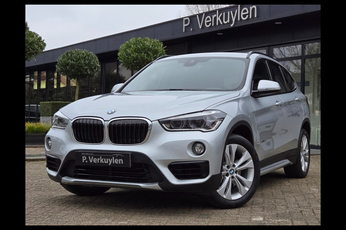 BMW X1 SDRIVE18I SPORTLINE I SPORTSTOELEN I CAMERA I 18 INCH I