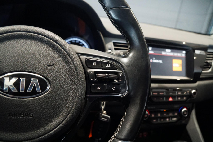 Kia Niro 1.6 GDi Hybrid First Edition + TREKHAAK / CARPLAY / CAMERA