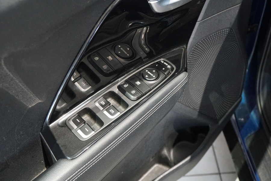 Kia Niro 1.6 GDi Hybrid First Edition + TREKHAAK / CARPLAY / CAMERA