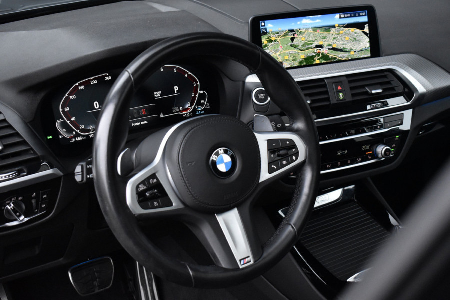 BMW X3 xDrive30e High Executive M Sport | Panoramadak | Camera | Adaptief Onderstel | CarPlay | Adaptive LED | Donker Getint Glas |