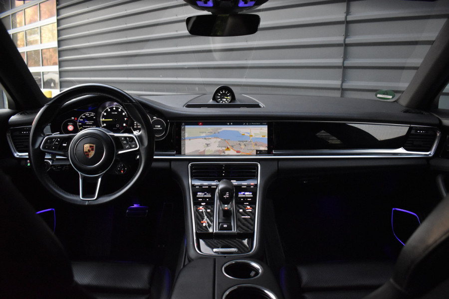 Porsche Panamera Sport Turismo 2.9 4 E-Hybrid 462pk | Panoramadak | ACC | Sportuitlaat | Matrix PDLS+ | Soft-Close | Bose | 21'' Velgen | CarPlay | Orig. NL |