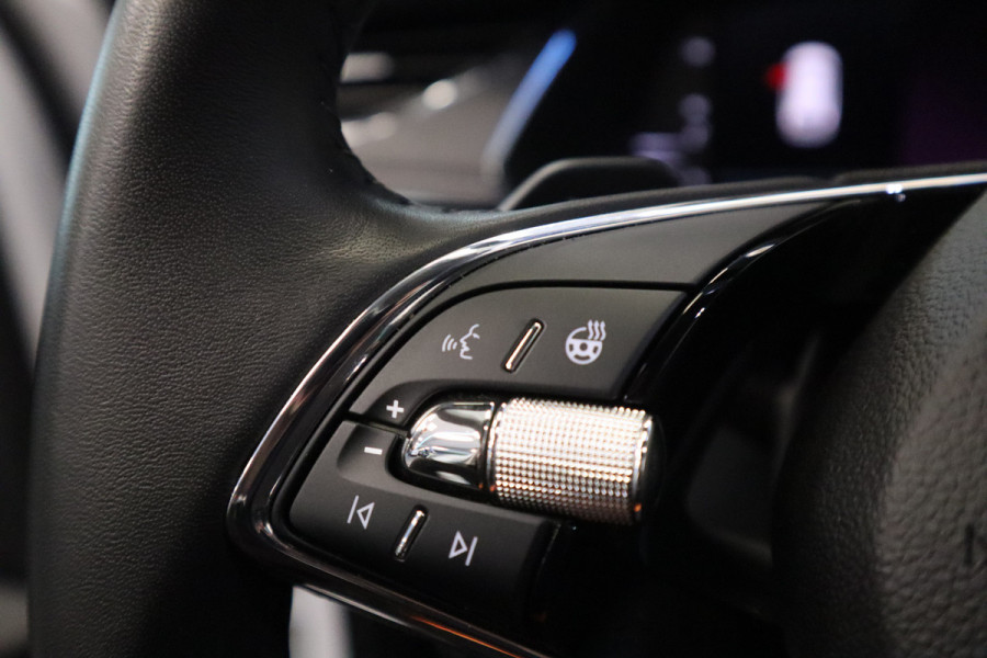 Škoda Octavia Combi 1.0 e-TSI Business Edition Plus Navigatie Cruise Control  Sfeerverlichting 17LMV lane Assist