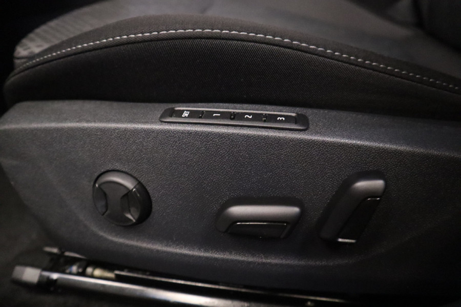 Škoda Octavia Combi 1.0 e-TSI Business Edition Plus Navigatie Cruise Control  Sfeerverlichting 17LMV lane Assist