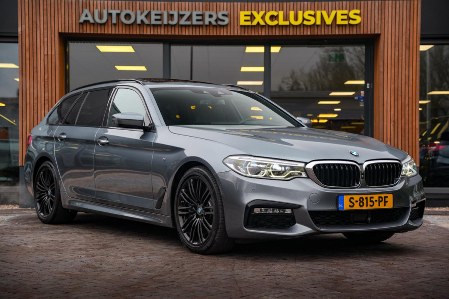 BMW 5 Serie Touring 540d xDrive High Executive M Pakket Panoramadak ACC Ambient HUD Keyless Trekhaak 19''LM