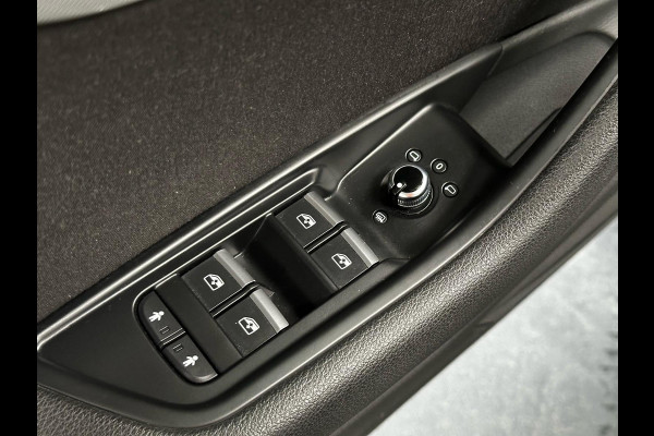 Audi A4 Limousine 1.4 TFSI, Automaat, LeD, Sportstoelen, Navi, Entertainment, NL Auto