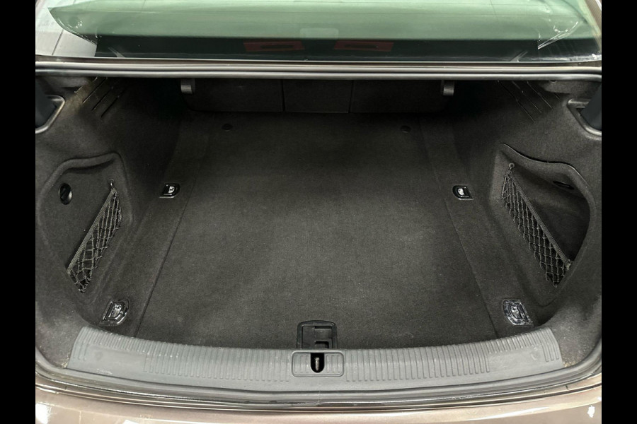Audi A4 Limousine 1.4 TFSI, Automaat, LeD, Sportstoelen, Navi, Entertainment, NL Auto