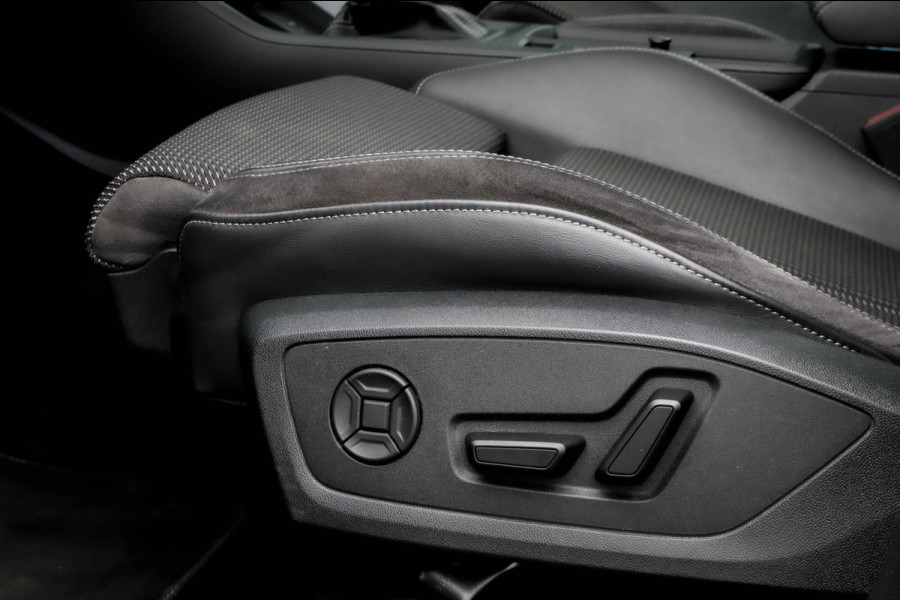 Audi Q3 Sportback 45 TFSI e S-LINE - PANO - TREKHAAK - ELEKTR. STOELEN