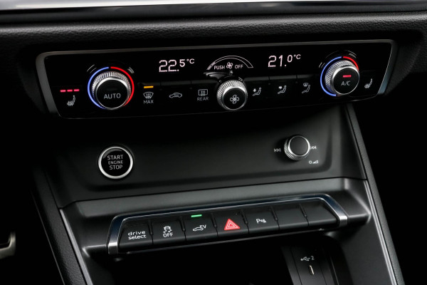 Audi Q3 Sportback 45 TFSI e S-LINE - PANO - TREKHAAK - ELEKTR. STOELEN
