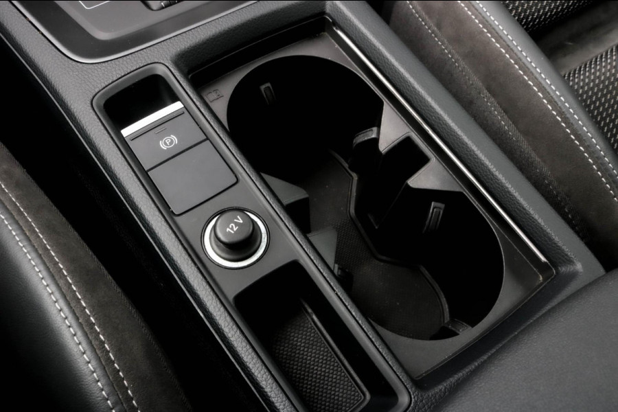 Audi Q3 Sportback 45 TFSI e S-LINE - PANO - TREKHAAK - ELEKTR. STOELEN