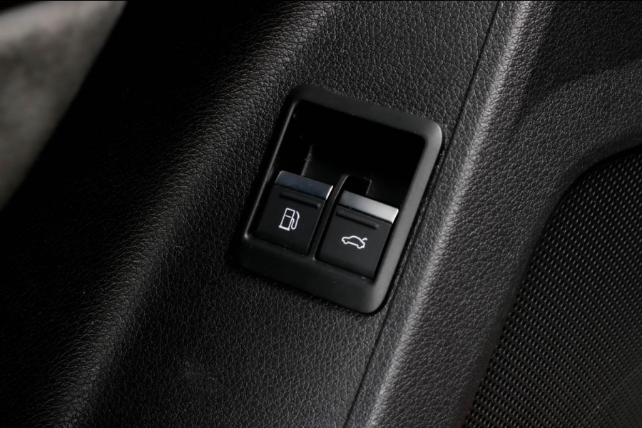 Audi Q3 Sportback 45 TFSI e S-LINE - PANO - TREKHAAK - ELEKTR. STOELEN