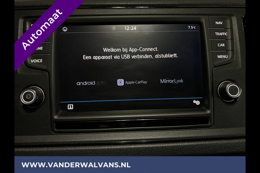 Volkswagen Crafter 2.0 TDI 177pk Automaat L3H3 L2H2 Euro6 Airco | 3000kg trekhaak | Camera | Navigatie | LED | Apple Carplay, Android Auto, Cruisecontrol, Parkeersensoren, Chauffeursstoel