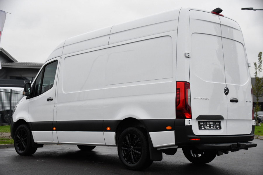 Mercedes-Benz Sprinter 317 1.9 CDI L2H2 RWD Camera, Carplay, Trekhaak, Cruise, LED, 170PK, Automaat, Multimedia, Stoelverwarming, UNIEK!