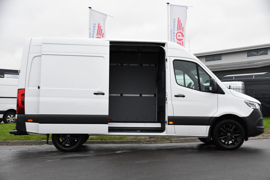 Mercedes-Benz Sprinter 317 1.9 CDI L2H2 RWD Camera, Carplay, Trekhaak, Cruise, LED, 170PK, Automaat, Multimedia, Stoelverwarming, UNIEK!