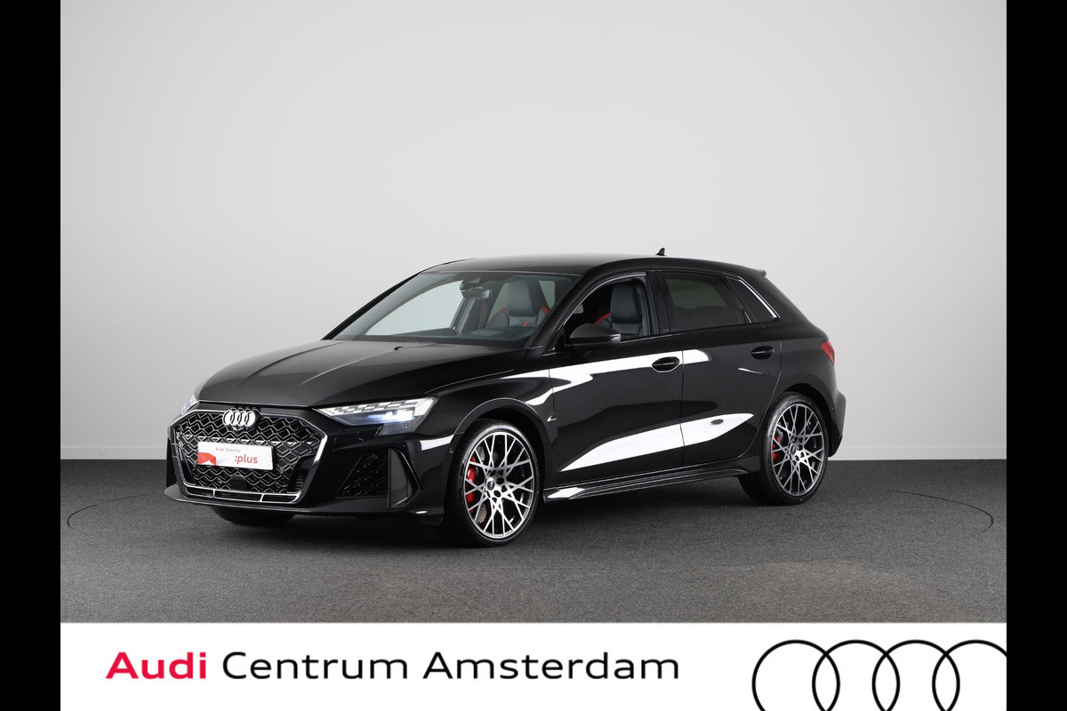 Audi RS3 Sportback 2.5 TFSI RS 3 quattro Panoramadak, RS-sportuitlaatsysteem, comfortpakket Pro, topsnelheid 280 km/h